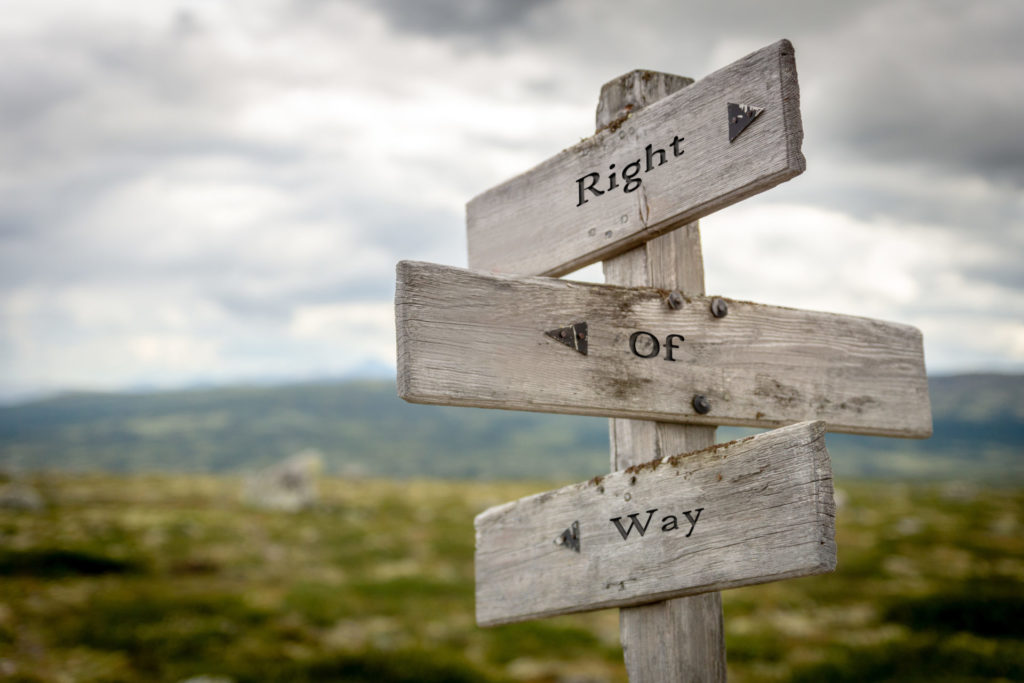 Right of way signpost 