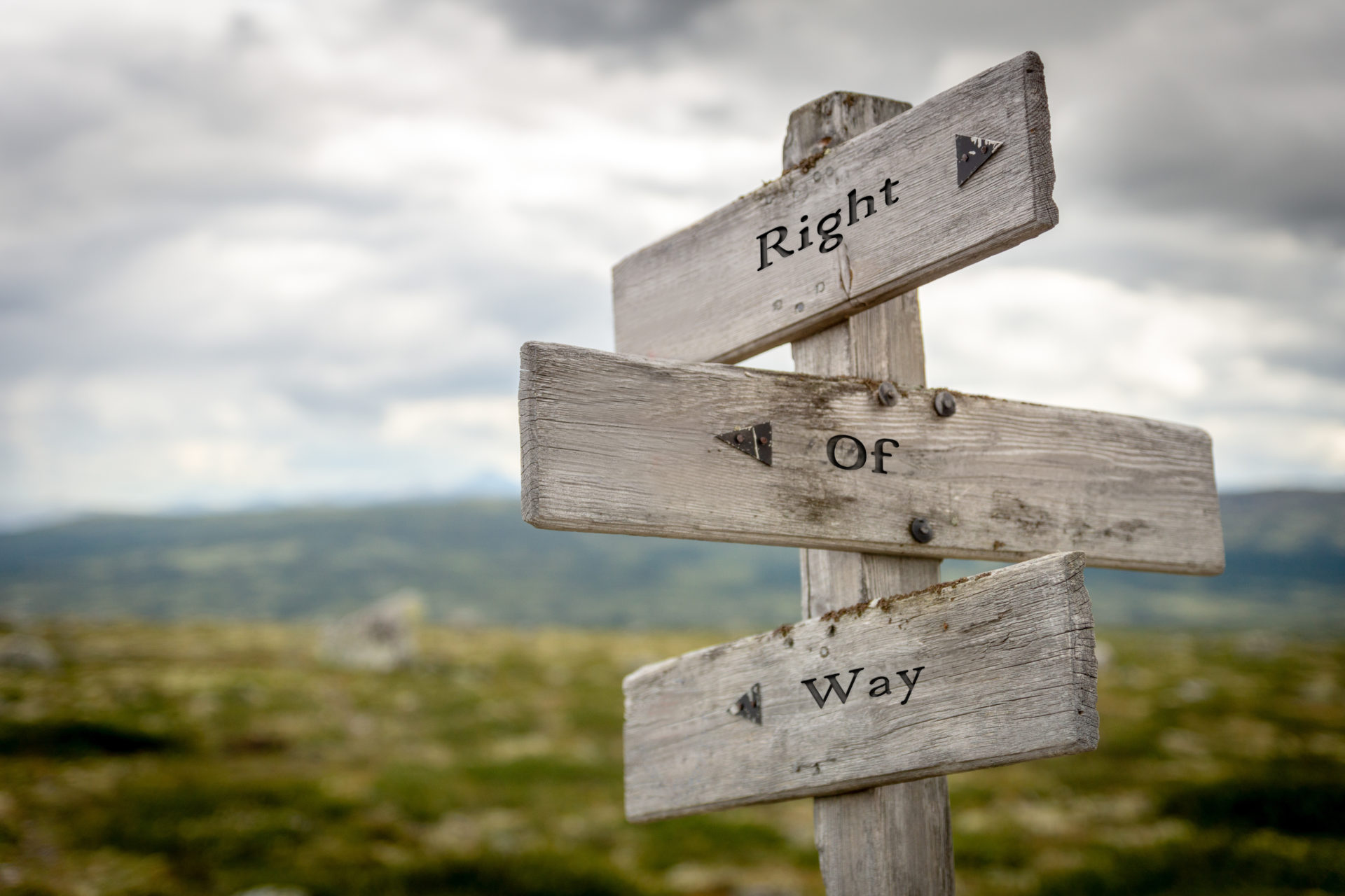 Right of way signpost